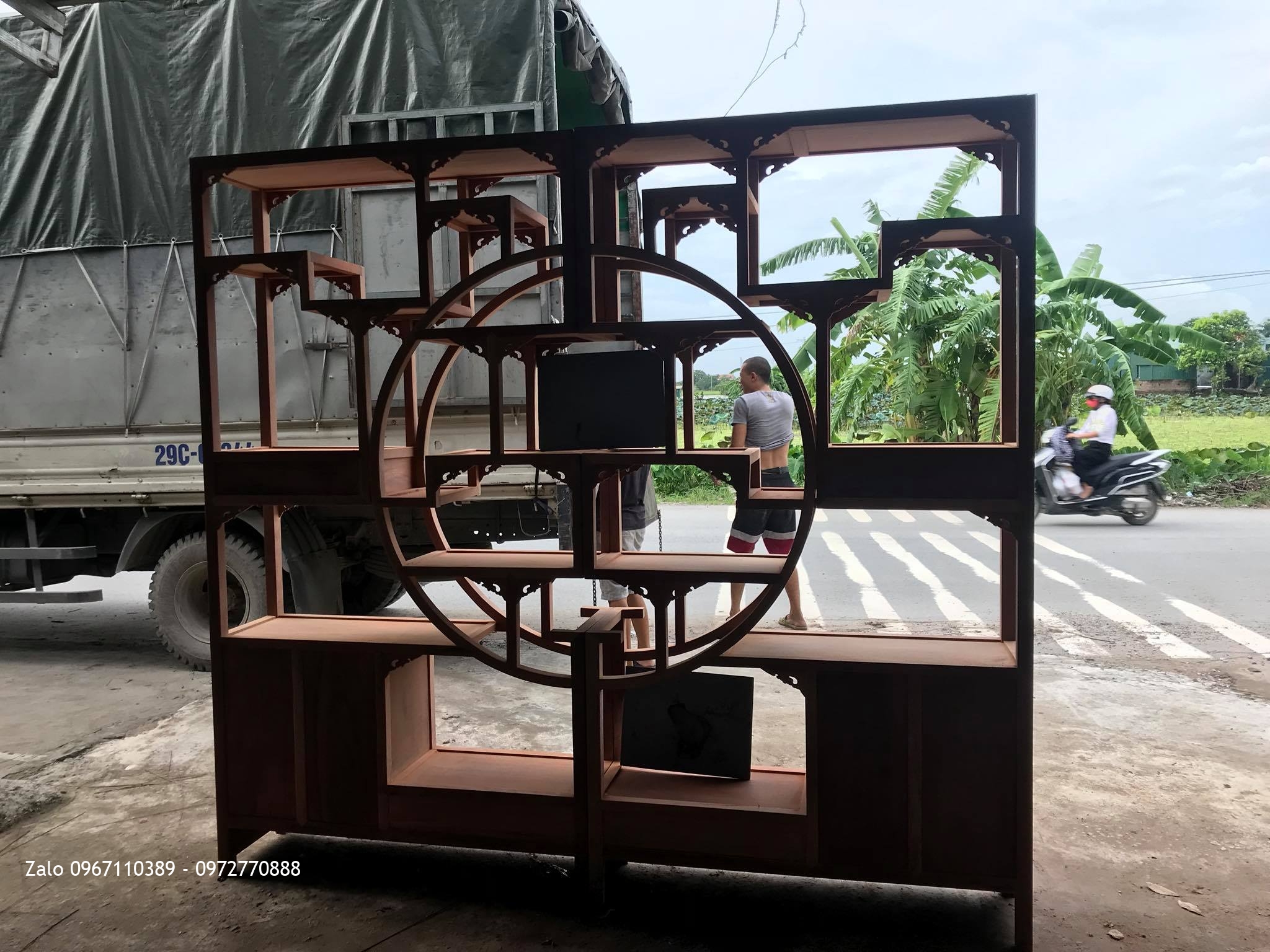 Tủ Bày Đồ Tứ Diện Gỗ Hương Đỏ Lào Víp, Anh Mạnh Thanh Trì Hà Nội.