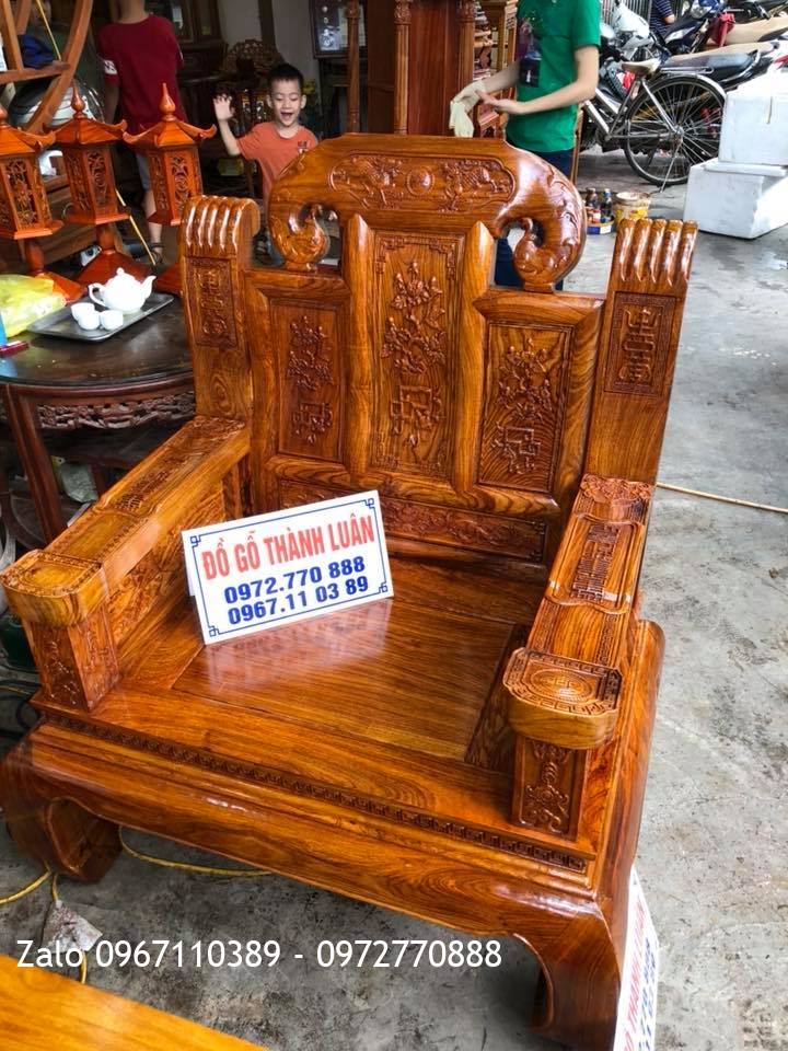 Bộ Ghế Như Ý Đầu Voi Gỗ Hương Vân.