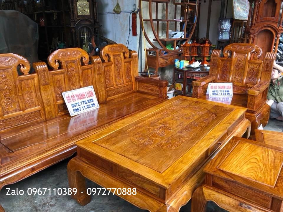 Bộ Ghế Như Ý Đầu Voi Gỗ Hương Vân:.
