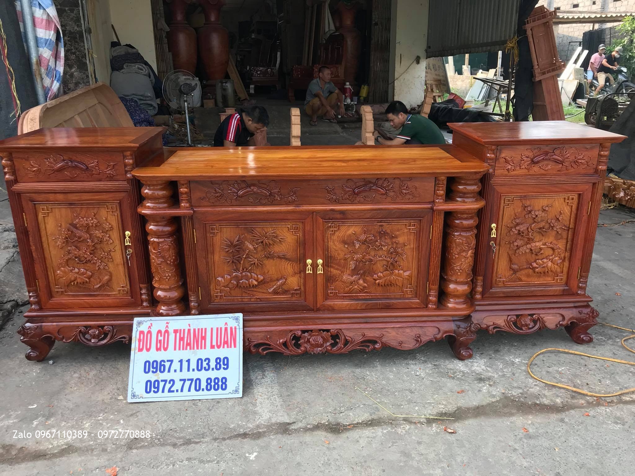 Kệ Tivi Gỗ Hương Đỏ Lào. Chú Hải - Ninh Bình