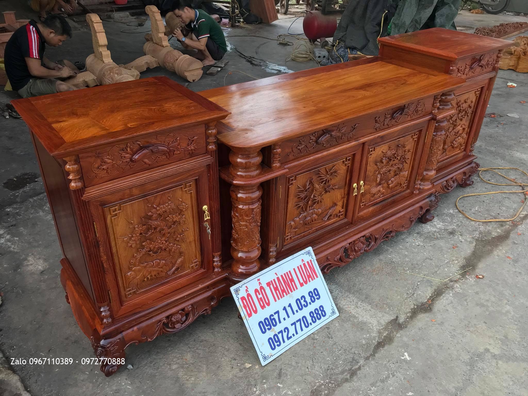 Kệ Tivi Gỗ Hương Đỏ Lào. Chú Hải - Ninh Bình.