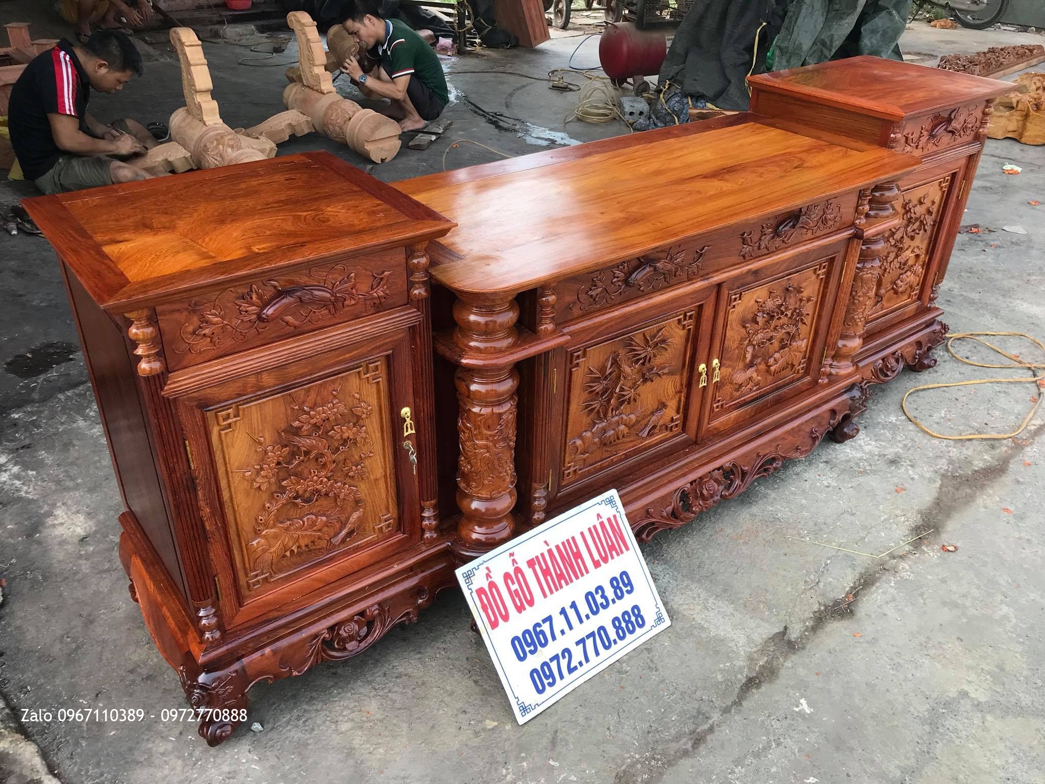 Kệ Tivi Gỗ Hương Đỏ Lào. Chú Hải - Ninh Bình.