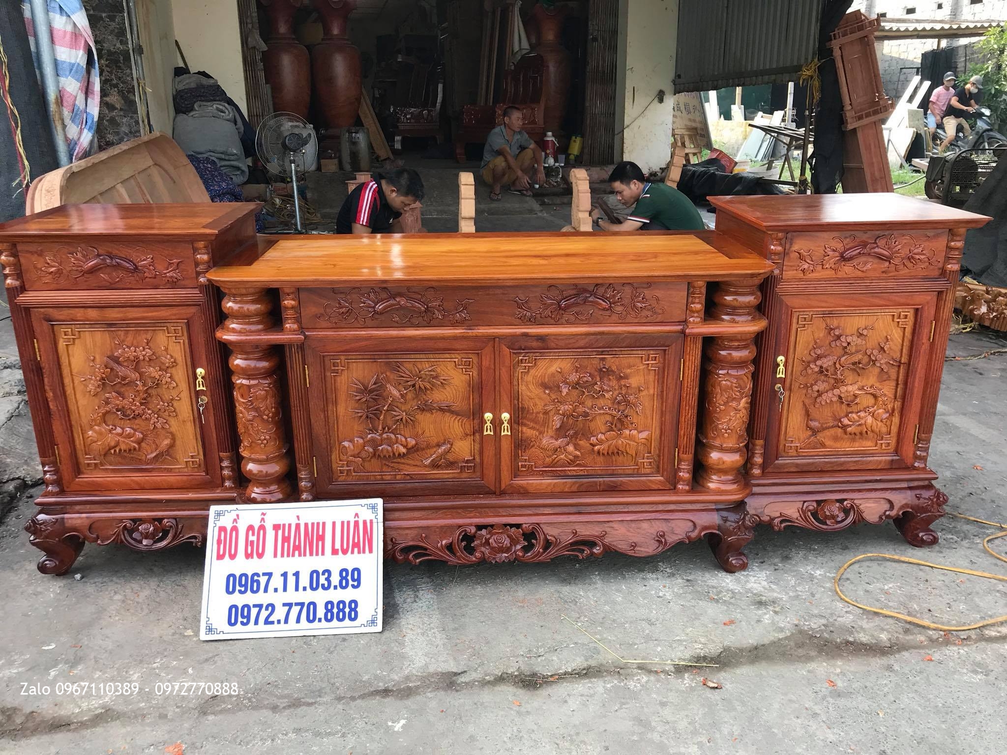 Kệ Tivi Gỗ Hương Đỏ Lào. Chú Hải - Ninh Bình: