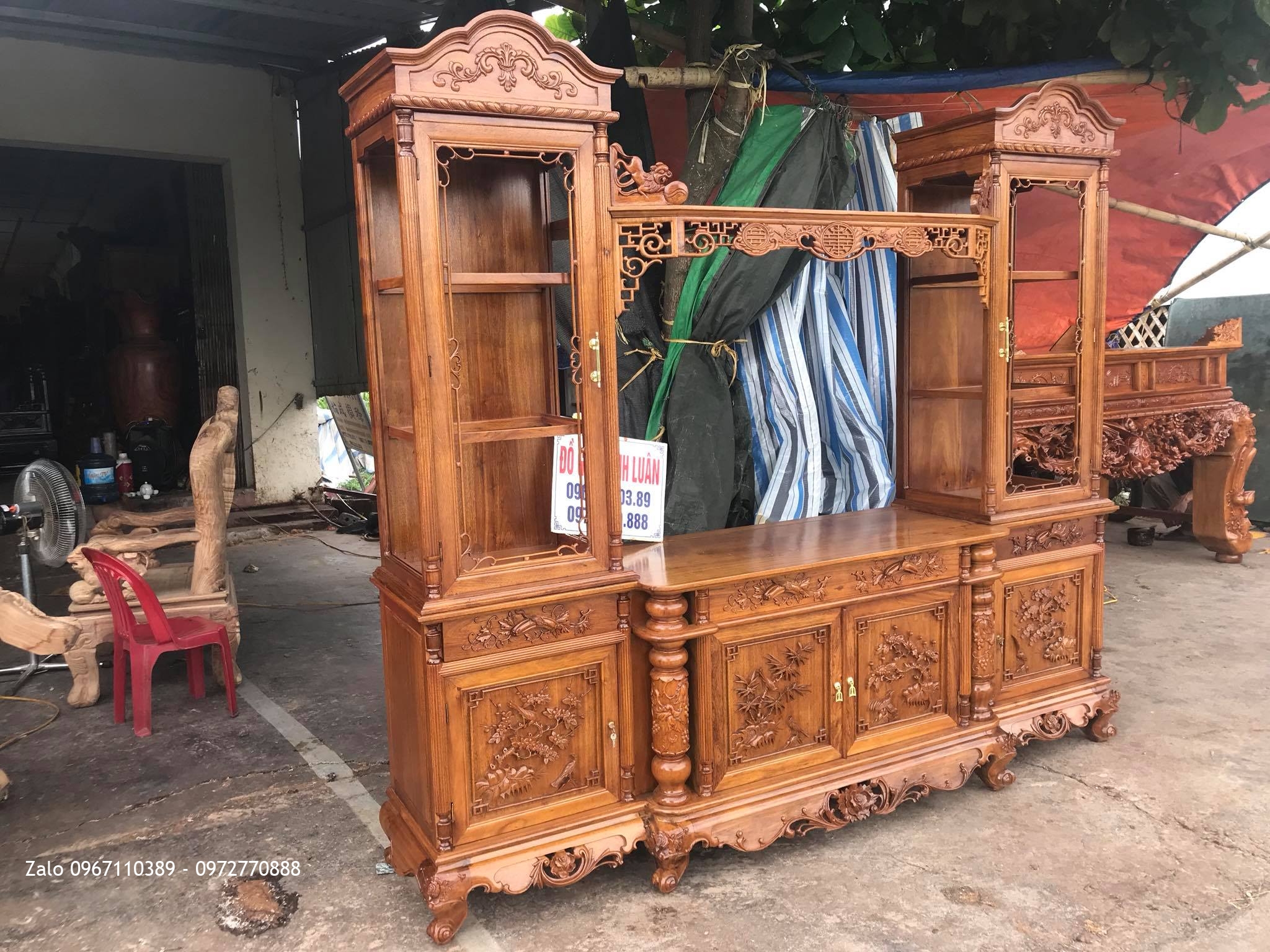 Kệ Tivi Dàn 2 Buồng Rượu Gỗ Gụ, Khách Quảng Ngã.