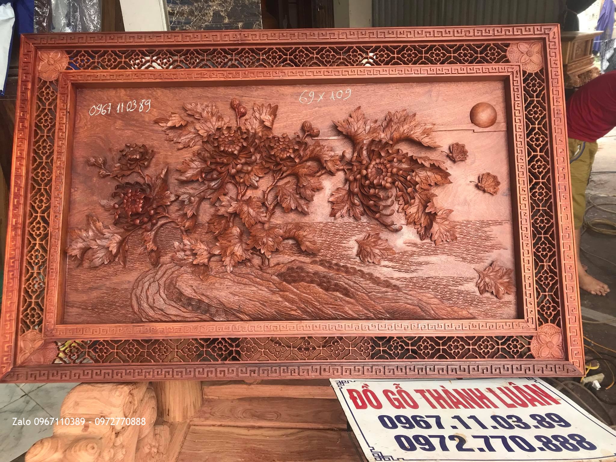 Tuyệt Phẩm Tranh Hoa Cúc Gỗ Hương Đỏ Lào.1m09x69