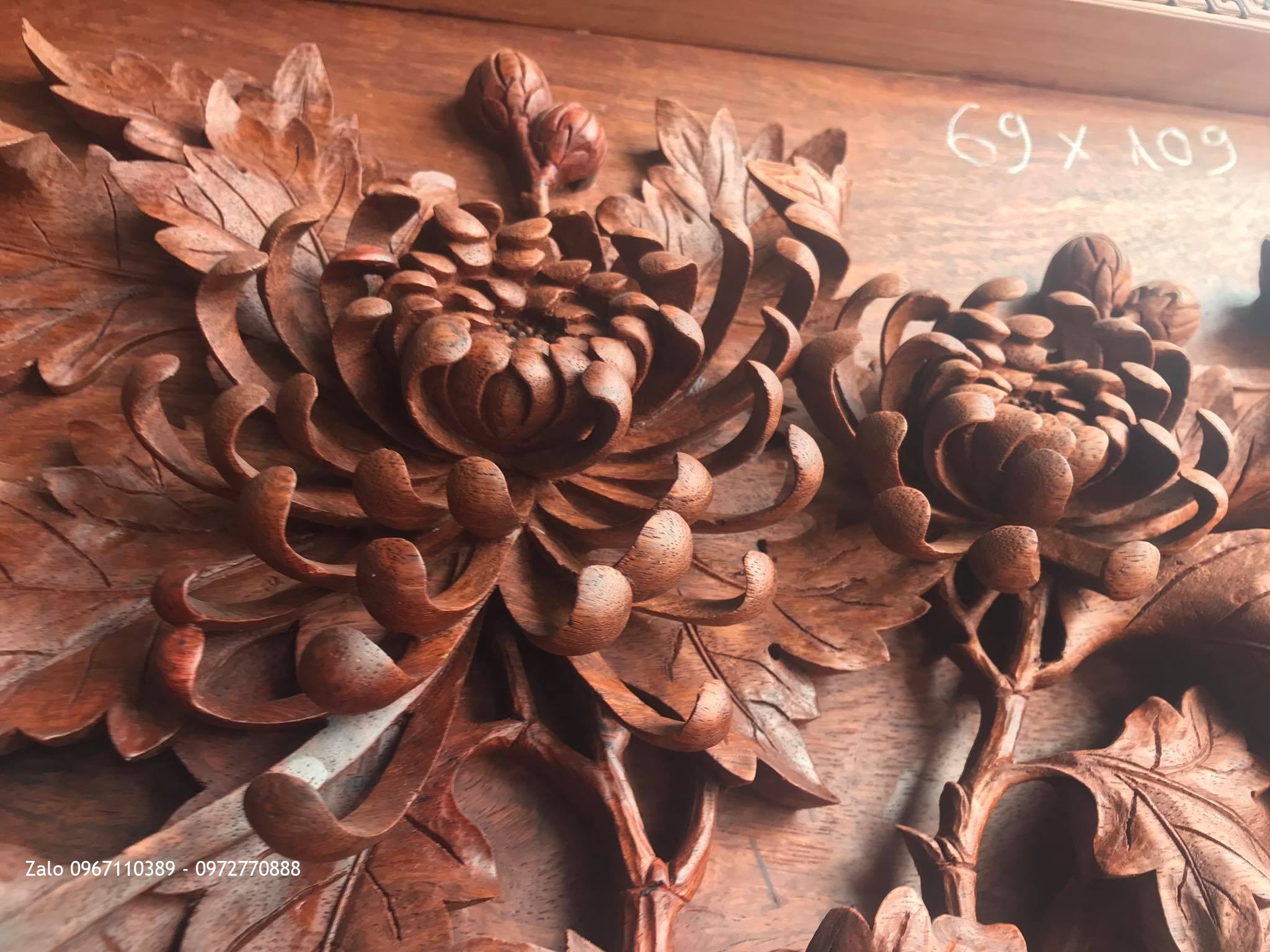 Tuyệt Phẩm Tranh Hoa Cúc Gỗ Hương Đỏ Lào.1m09x69,