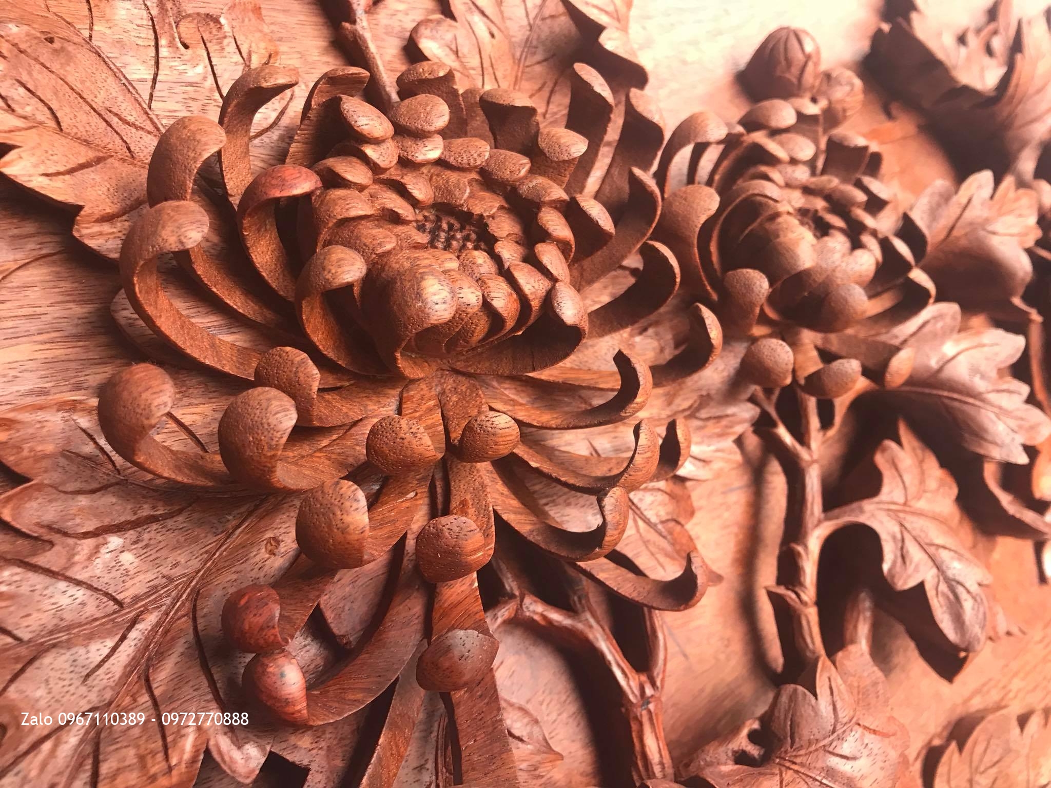 Tuyệt Phẩm Tranh Hoa Cúc Gỗ Hương Đỏ Lào.1m09x69.