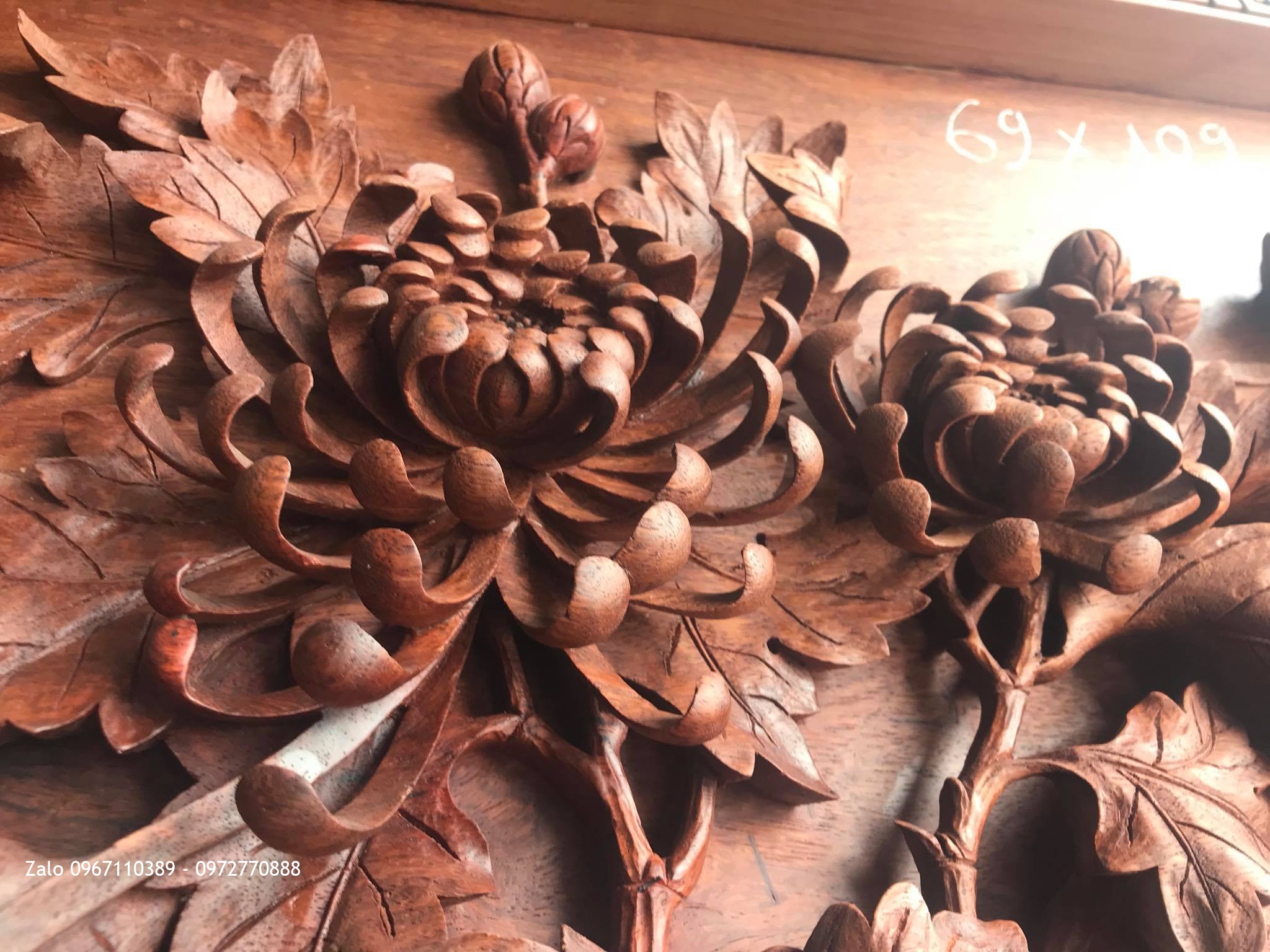 Tuyệt Phẩm Tranh Hoa Cúc Gỗ Hương Đỏ Lào.1m09x69: