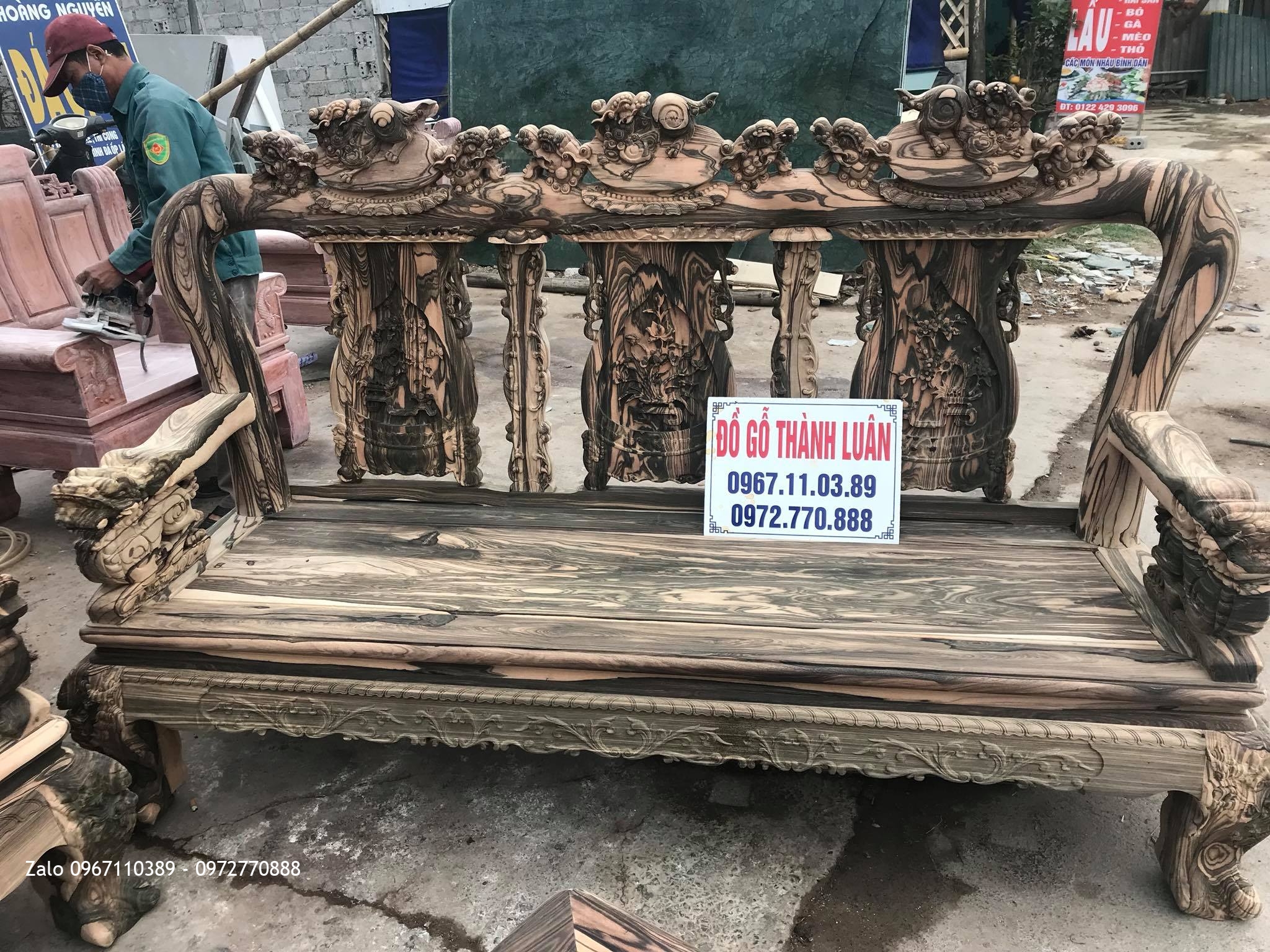 Bộ Ghế Minh Nghê Gỗ Mun Cột 12 Gồm 10 Món Gỗ Mun (VÍP), Khách Thái Bình