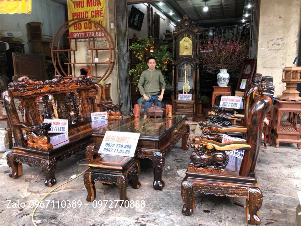 Bộ Ghế Minh Nghê Gỗ Mun Cột 12 Và Đồng Hồ Tứ Trụ. Chị Liên Hải Phòng