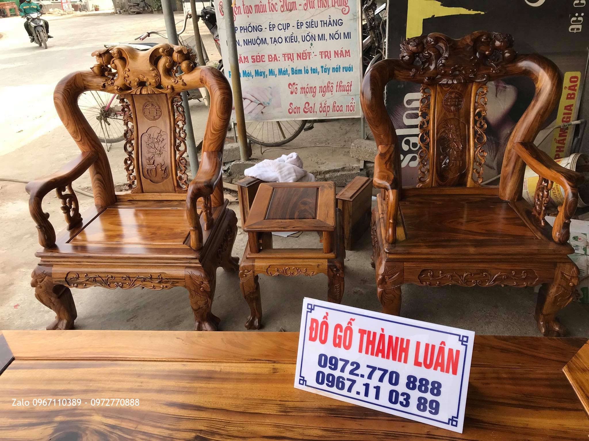 Bộ Ghế Gụ Ta Quảng Bình Cột 10 Gồm 10 Món, Bác Bùi Minh Mạ -Thạch Thành, Thanh Hoá,.