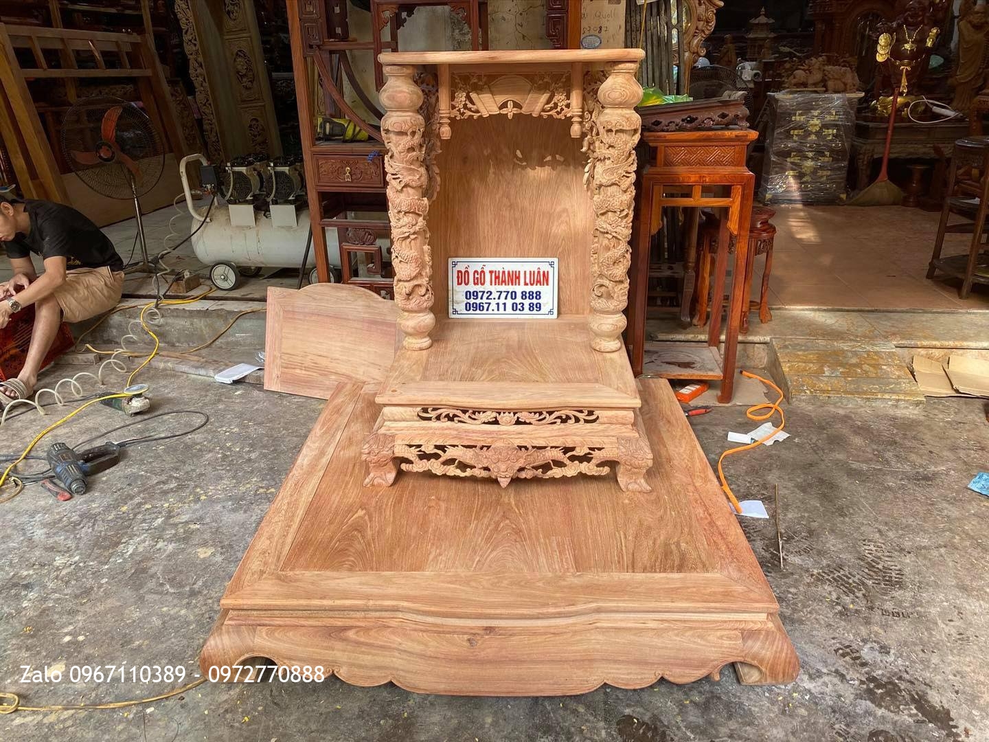 bàn thờ thần tài gỗ hương đỏ Lào đã bàn giao cho khách tại Tp Hồ chí Minh và Tp Hải phòng ,
