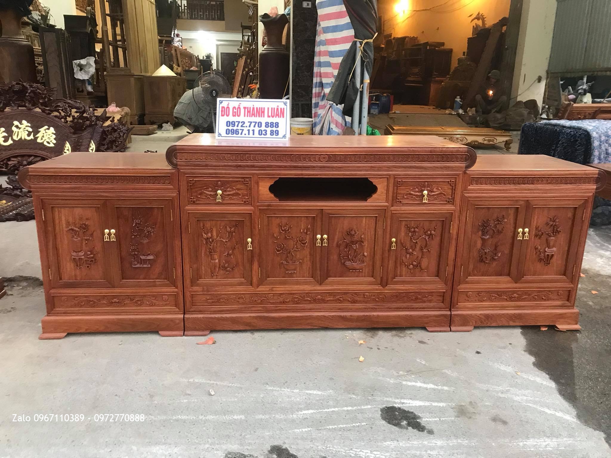 2 Kệ Tivi Kiểu Mõ Gỗ Hương Đỏ Lào VÍP. A Tuân Hà Đông