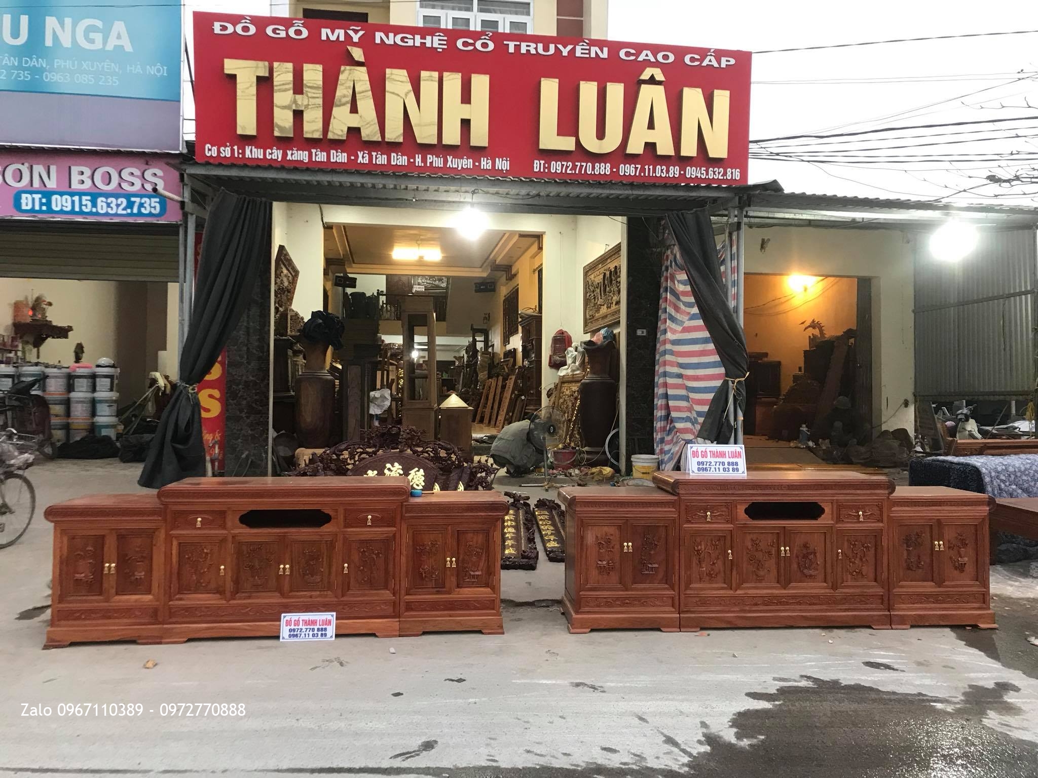 2 Kệ Tivi Kiểu Mõ Gỗ Hương Đỏ Lào VÍP. A Tuân Hà Đông