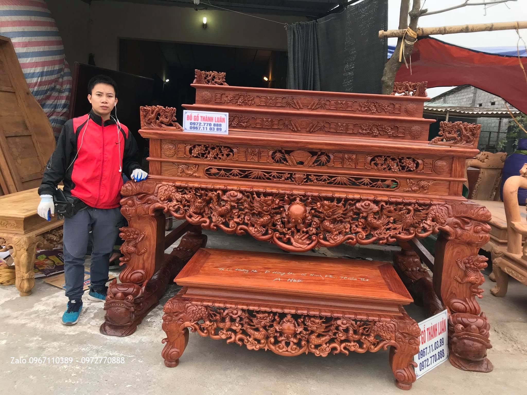 Sập Thờ Tứ Linh Nghê Trầu, Cuốn Thư Câu Đối Gỗ Cẩm Lai. A Nhật Cần Thơ.