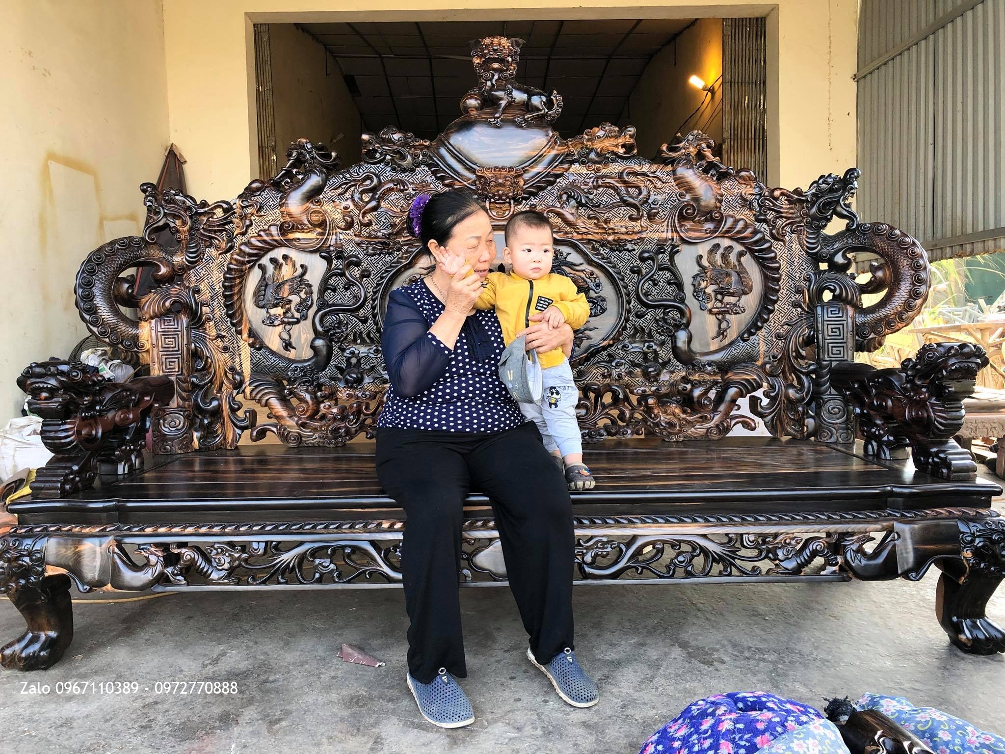 Bộ Bàn Ghế Đỉnh Rồng Gỗ Mun Gồm 12 Món, AC Tuấn Lương Bình Phước.