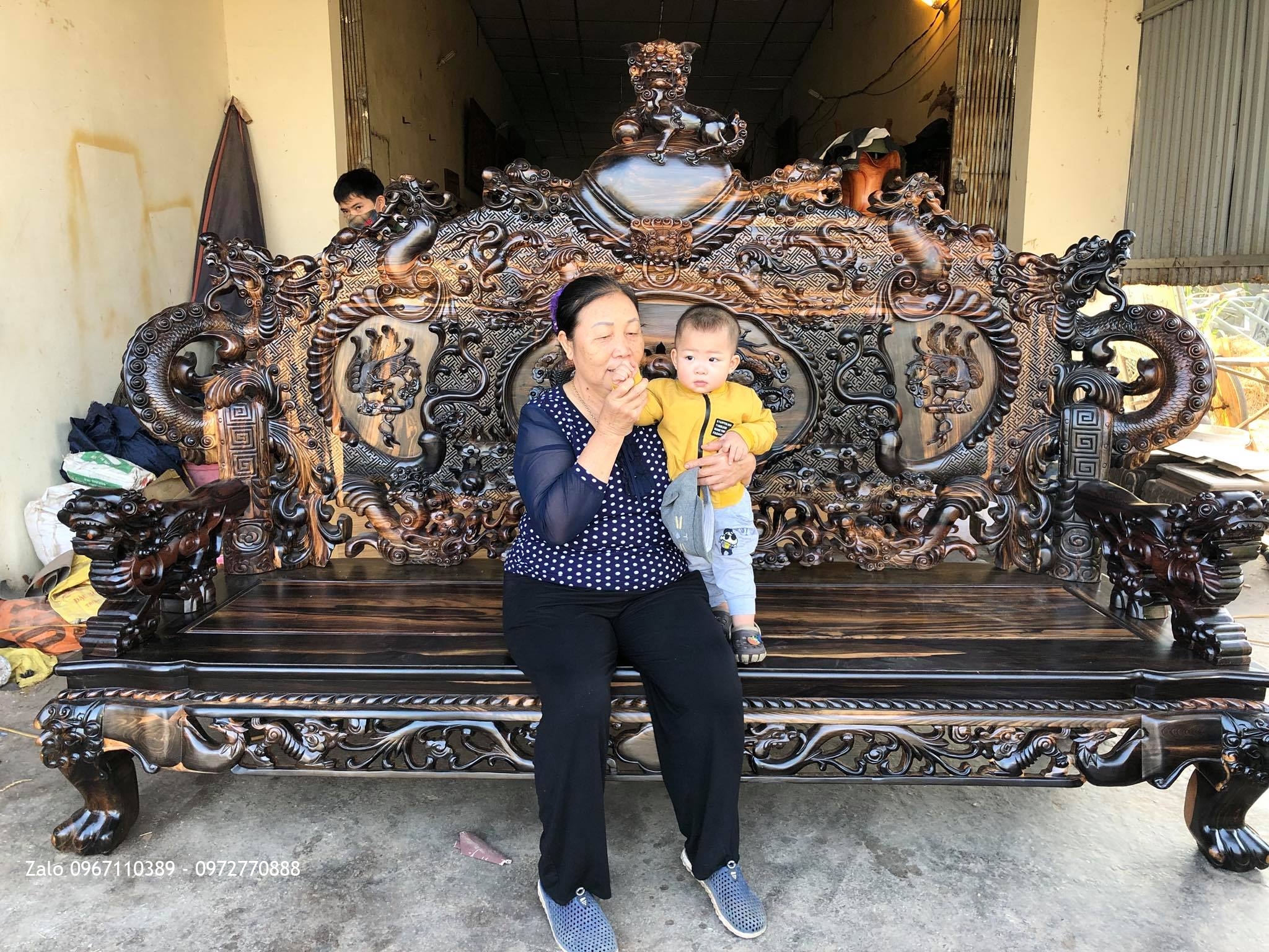 Bộ Bàn Ghế Đỉnh Rồng Gỗ Mun Gồm 12 Món, AC Tuấn Lương Bình Phước.