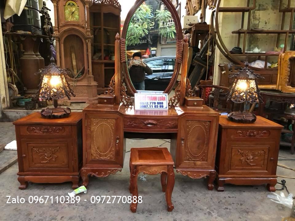 Tủ phấn gỗ hương đỏ Lào.