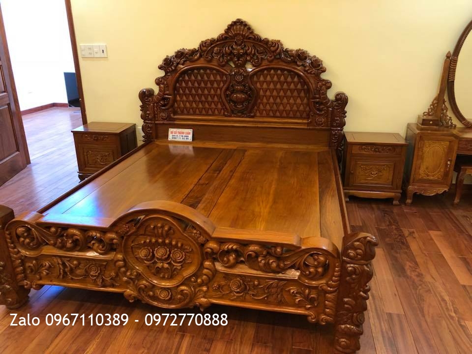 Giường Hoa Hồng Lu Uy Gỗ Hương Đỏ. Khách Hải Phòng.