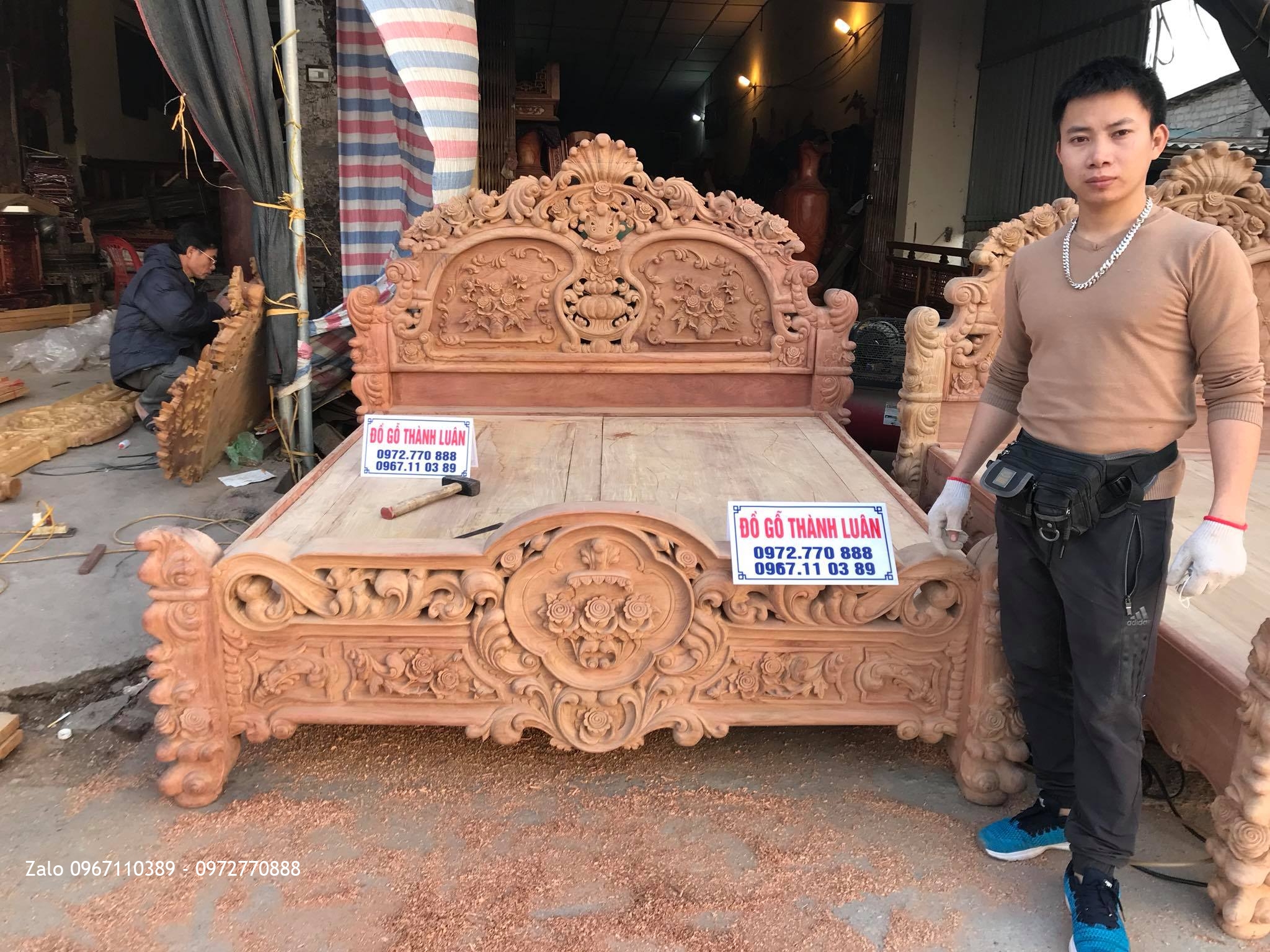 Xong 2 Giường Hồng Lu-i Gỗ Hương Đỏ Lào SIÊU VÍP:.