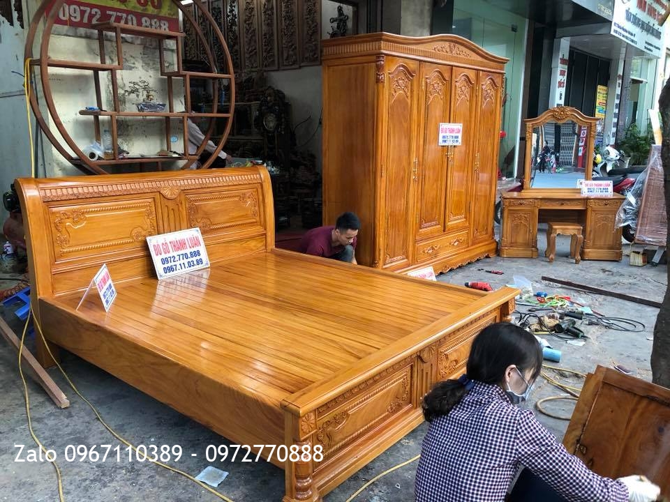 Giường, Tủ Áo, Bàn Phấn Gỗ Gõ Đỏ. Anh Tân kiến Thụy Hải Phòng.