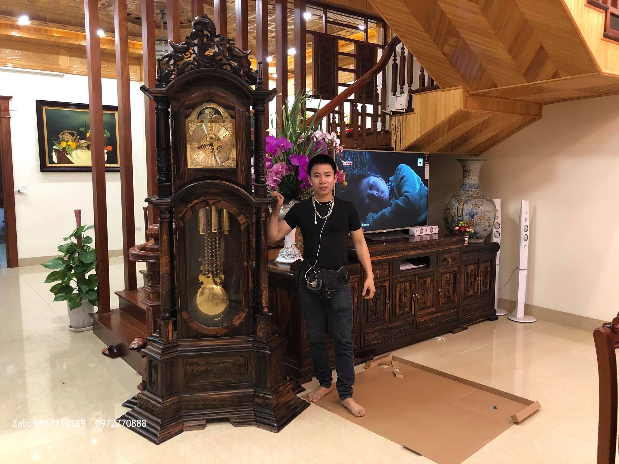 Kệ Tivi, Đồng Hồ Gỗ Mun Máy Cơ, Đôi Lọ Lộc Bình Gỗ Hương, Gia Đình A Phước Hưng Yên