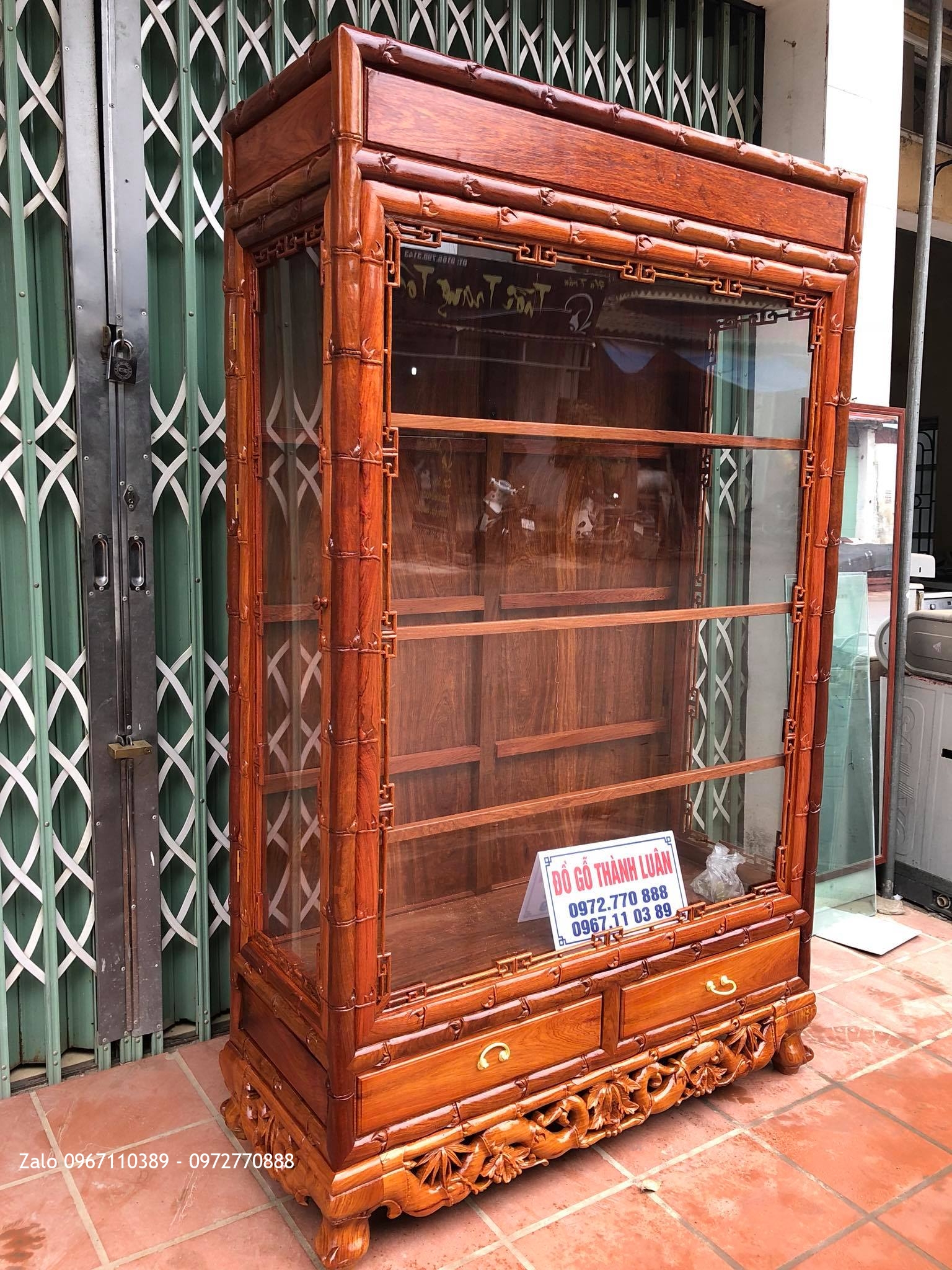 Tủ bày đồ gỗ hương đỏ VÍP. Khách Hồng Lĩnh Hà Tĩnh.