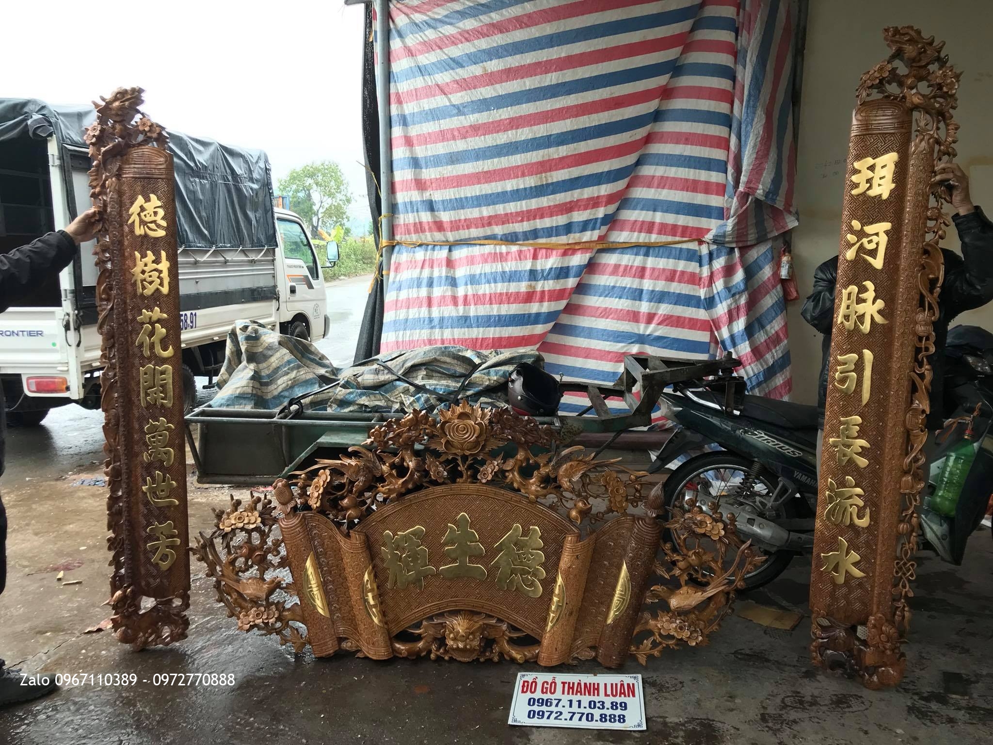 Bộ Cuốn Thư Câu Đối Chữ Dát Vàng 9999.