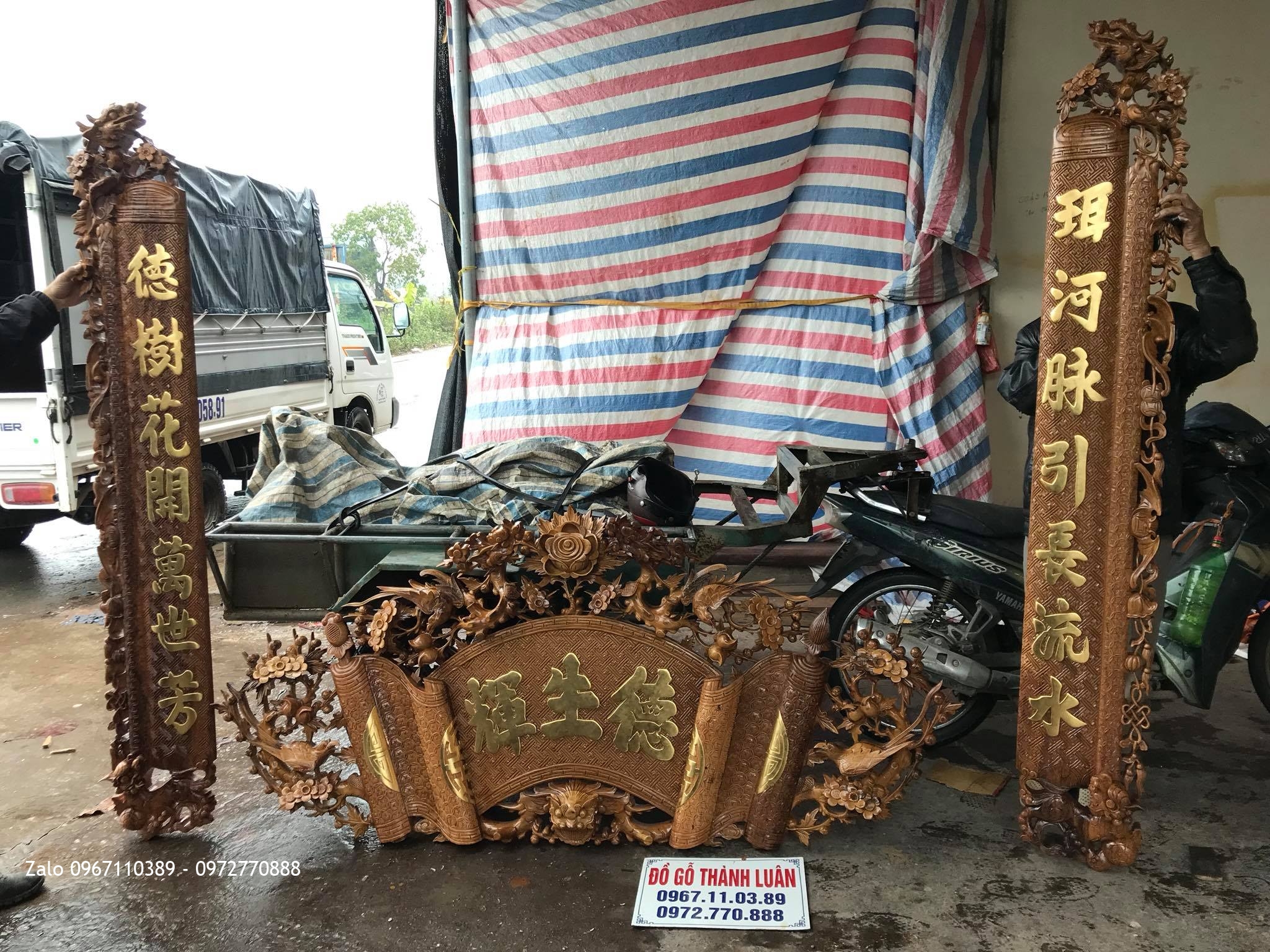 Bộ Cuốn Thư Câu Đối Chữ Dát Vàng 9999.