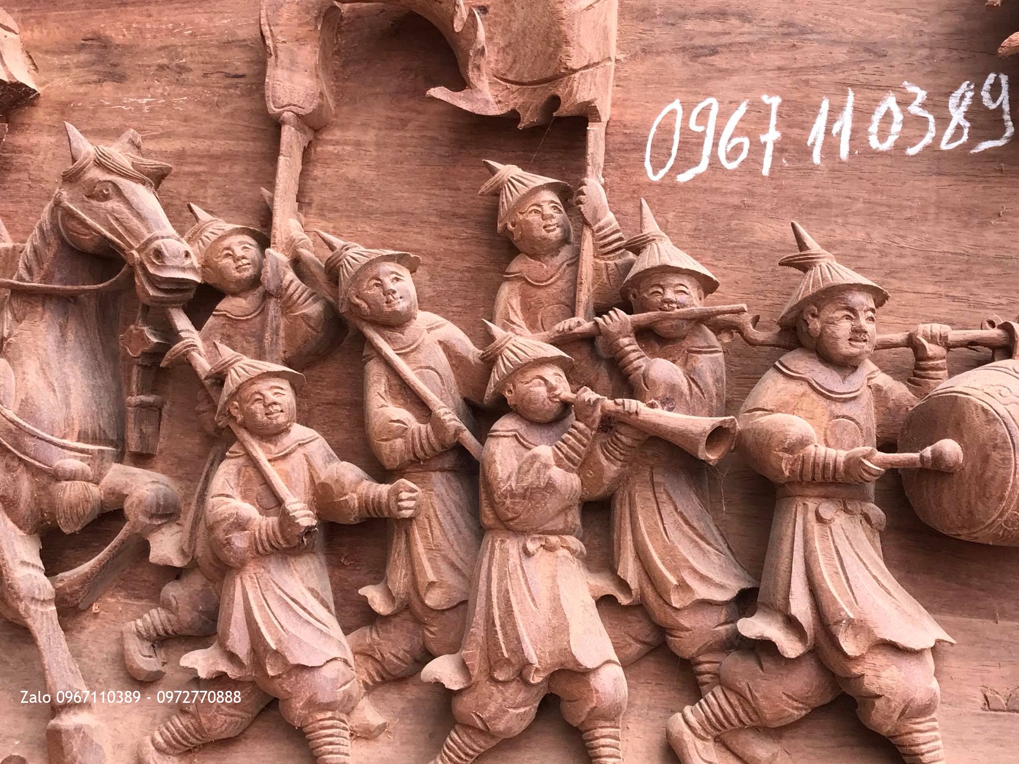 Tranh Vinh Quy Bái Tổ Gỗ Hương Đỏ Gia Lai ,,