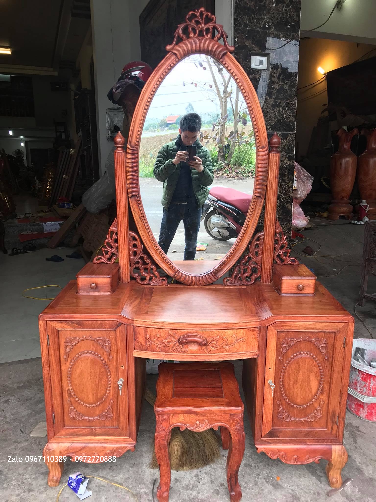 Tủ Áo Bệ Vén Gỗ Gõ Đỏ, Bàn Phấn Gỗ Hương. A Vượng Mỹ Đình HN,