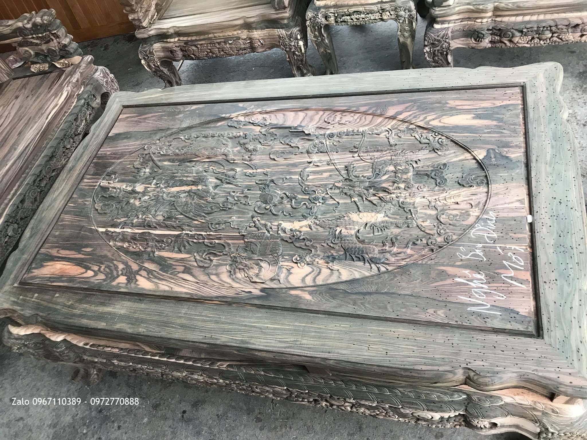 Bộ Bàn Ghế Nghê Bảo Đỉnh Gỗ Mun Cột 12 Gồm 10 Món VIP,