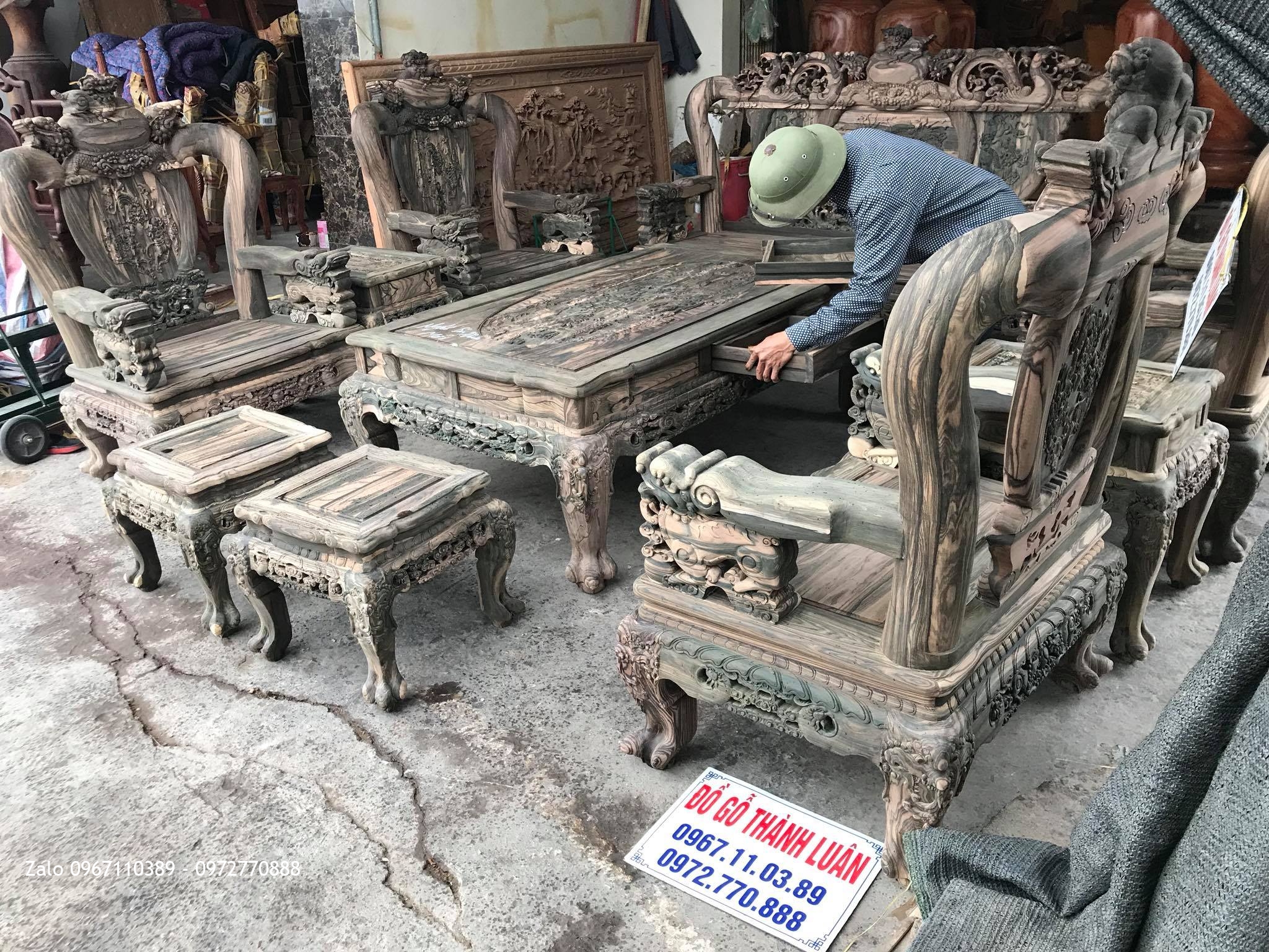 Bộ Bàn Ghế Nghê Bảo Đỉnh Gỗ Mun Cột 12 Gồm 10 Món VIP..