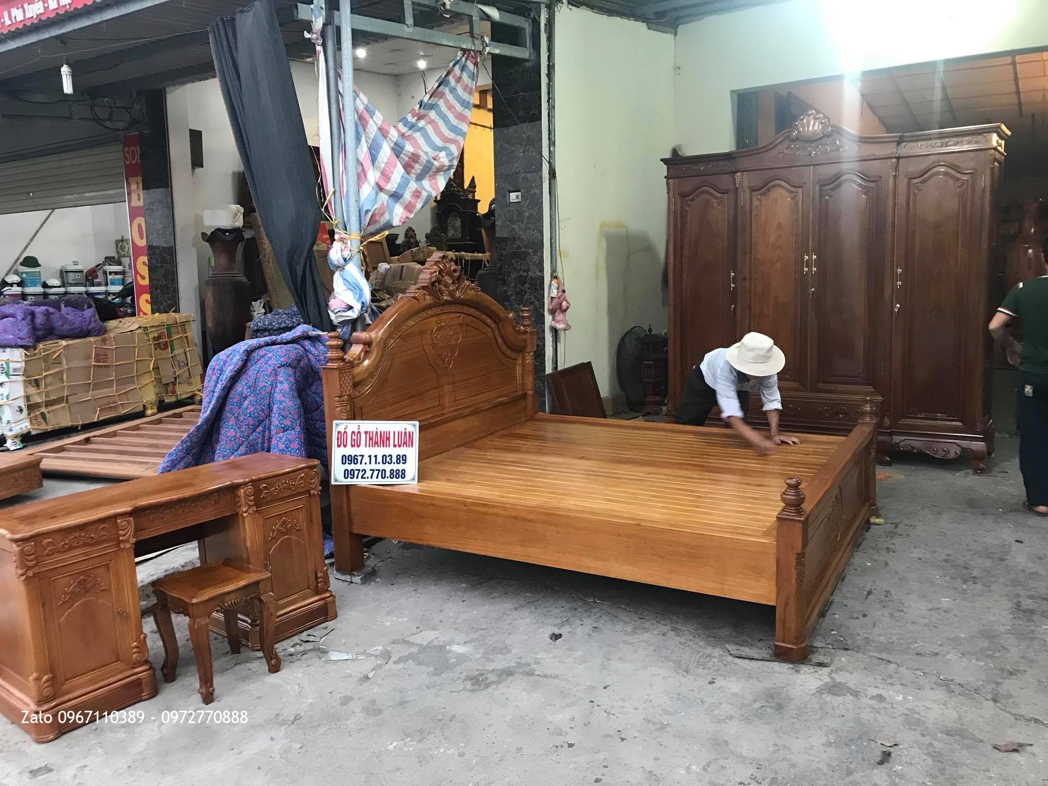 Giường, Tủ Áo, Bàn Trang Điểm Gỗ Gụ. Khách HN:.