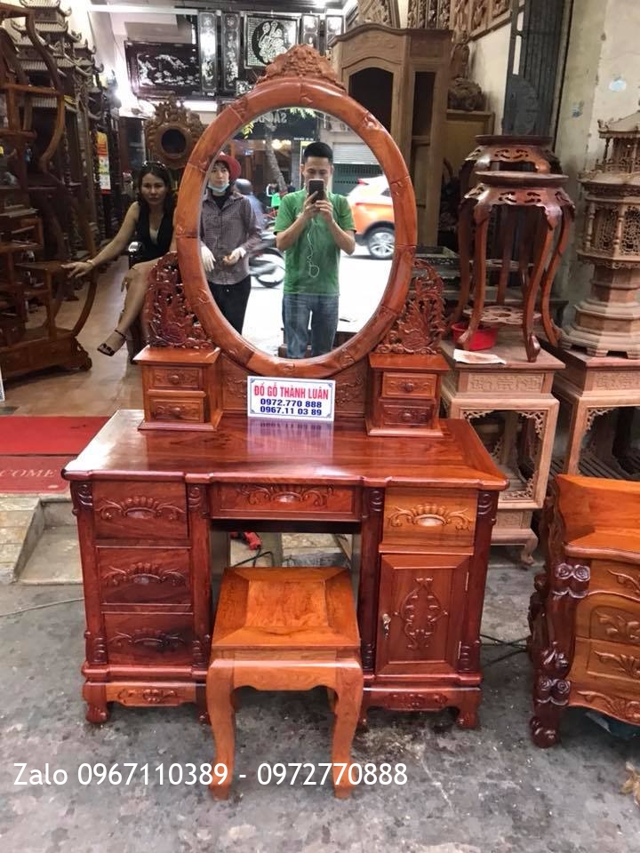 Tủ Kệ Gỗ Hương. Cô Nguyệt Mạo Khê Quảng Ninh,