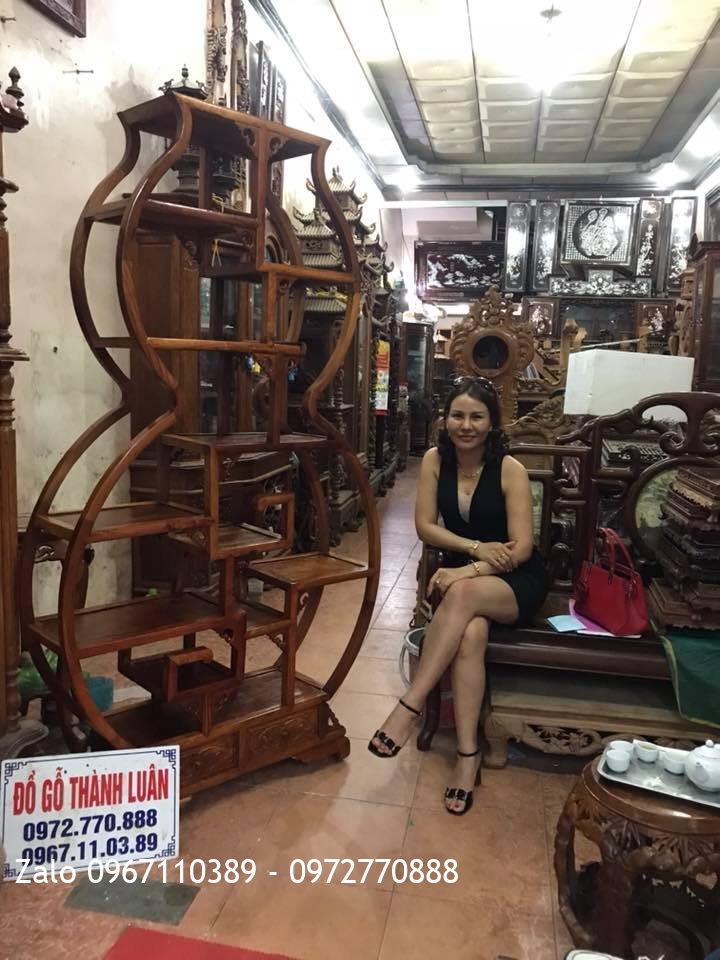 Tủ Kệ Gỗ Hương. Cô Nguyệt Mạo Khê Quảng Ninh.