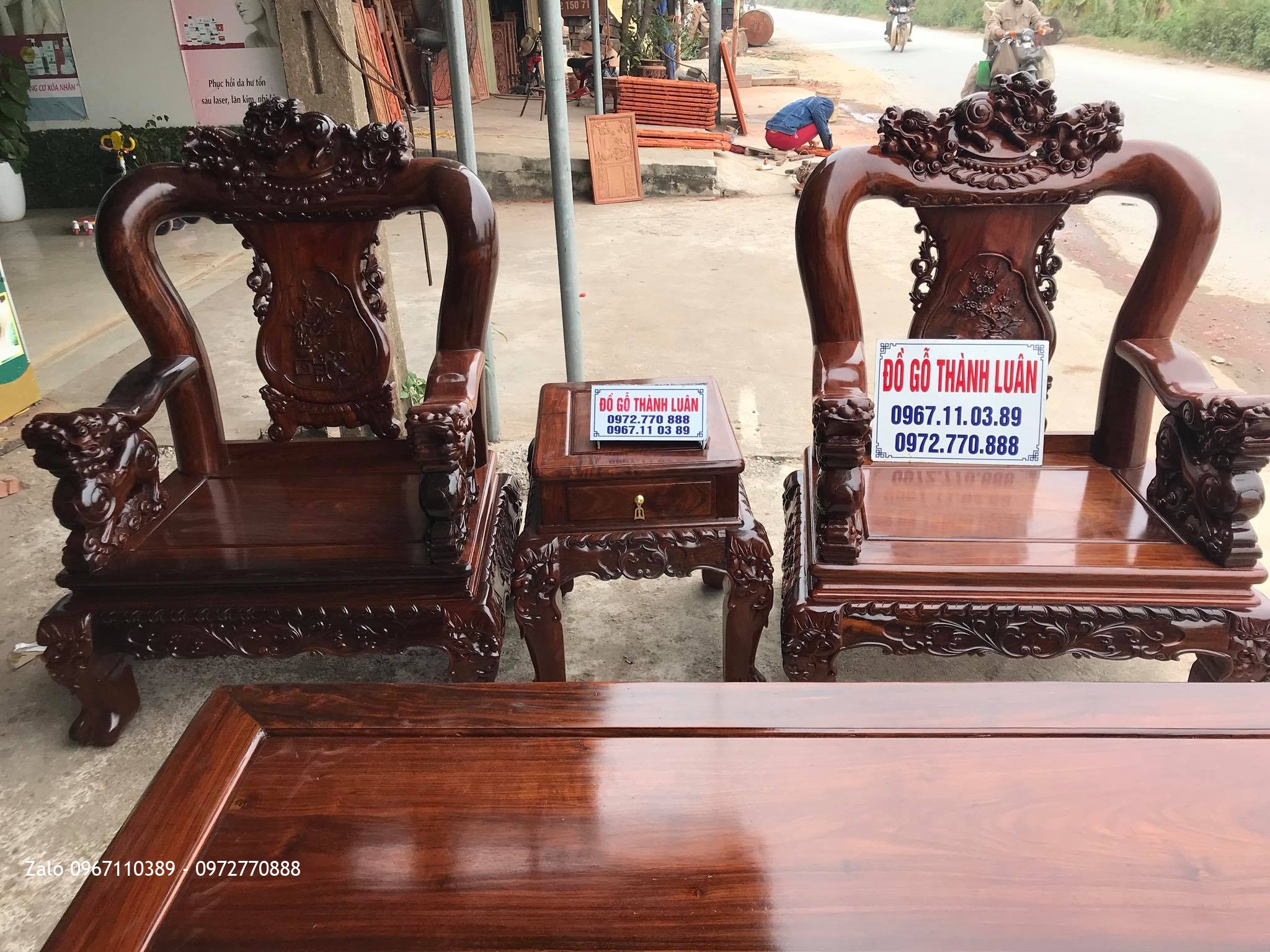 Bộ bàn ghế Minh Nghê Gỗ Cẩm Lai Lào C12,10 Món VÍP. Bác Ngọc Văn Giang Hưng Yên.