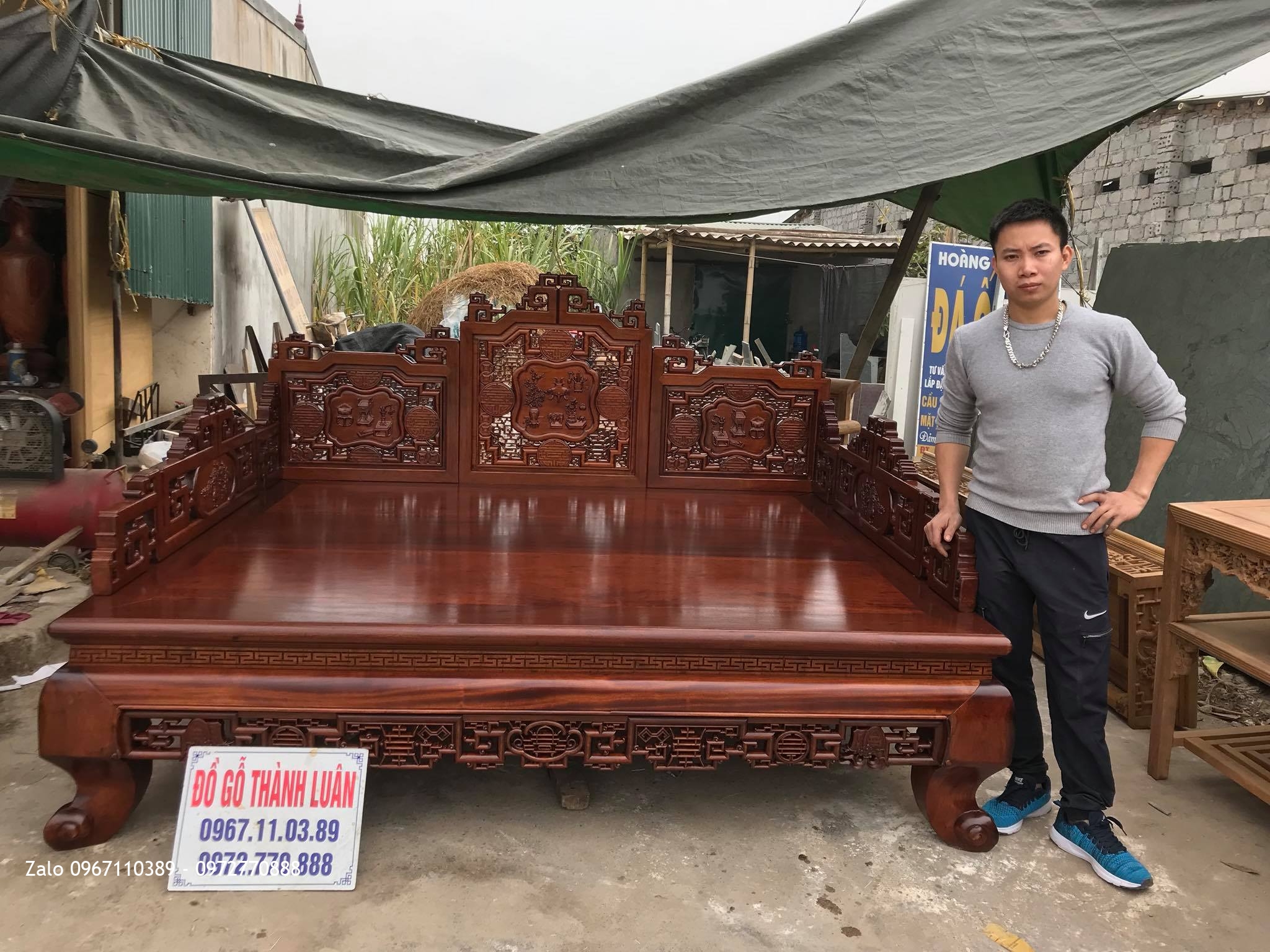 Sập 3 Thành Gỗ Gụ Đục Cổ 1m8 x 2m2. Khách Thái Bình