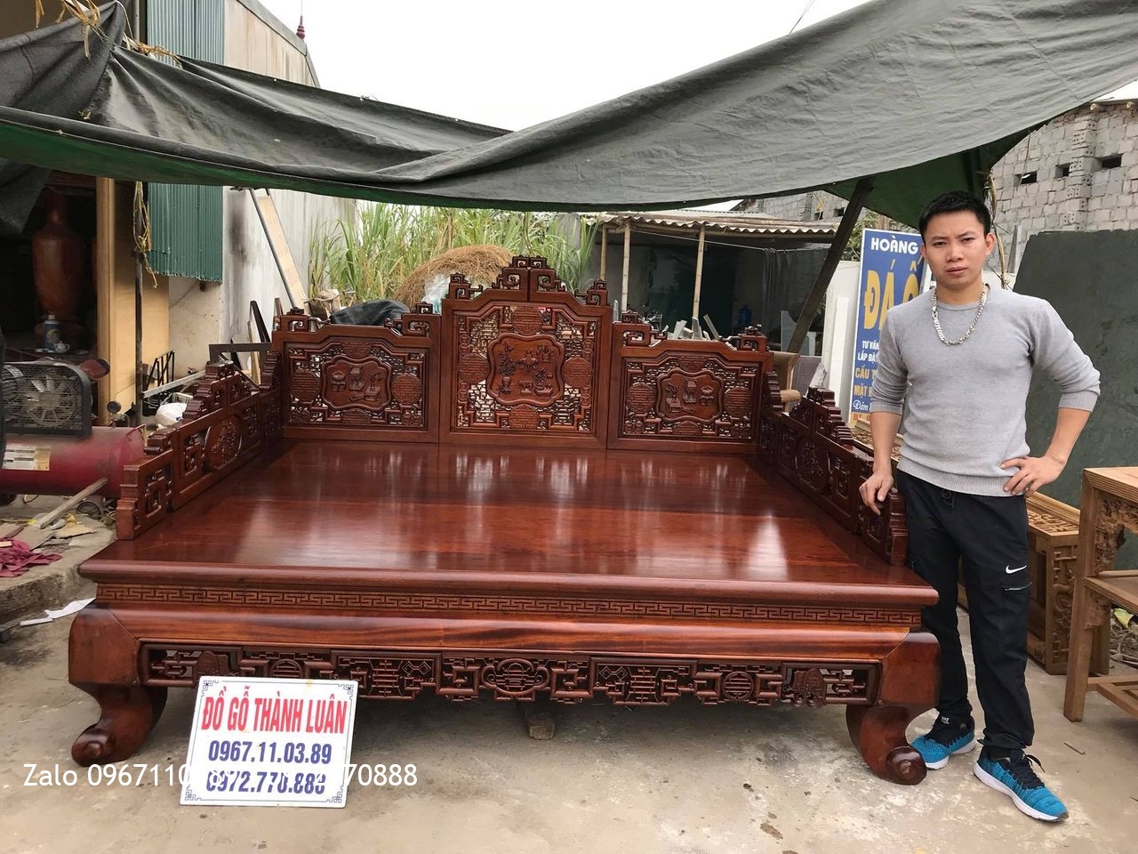 Sập 3 Thành Gỗ Gụ Đục Cổ 1m8 x 2m2. Khách Thái Bình