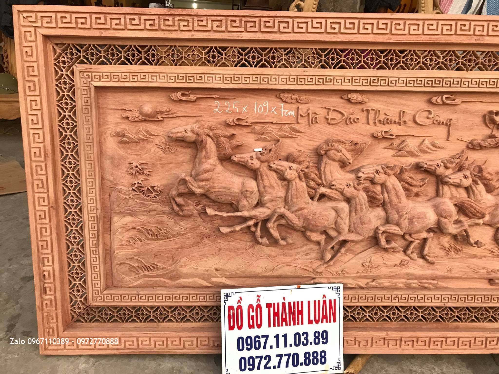 Tranh Mã Đáo Thành Công Gỗ Hương Đá 2m25 x 1m09.
