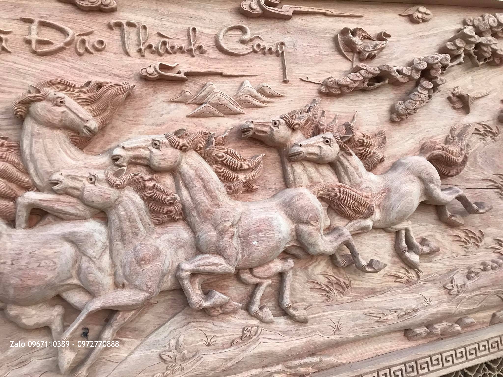 Tranh Mã Đáo Thành Công Gỗ Hương Đá 2m25 x 1m09.