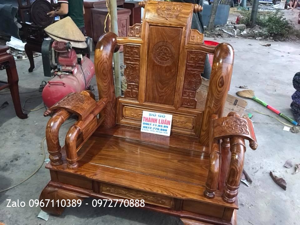 Bộ Tần Thủy Hoàng Gỗ Hương Vân Đỏ Nam Phi Cột 12. Chị Hoà Quảng Ninh,