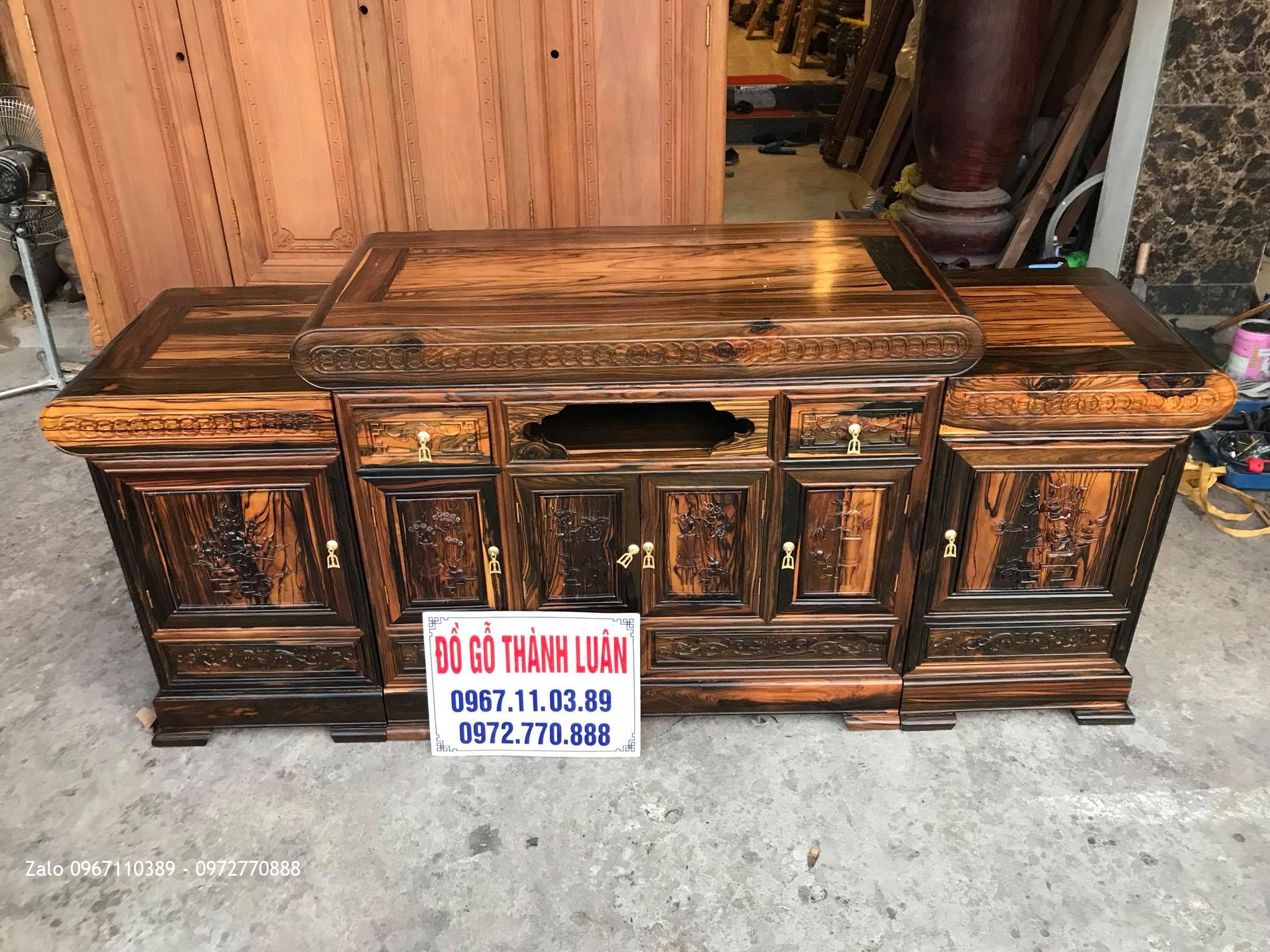 2 Tủ Kệ Tivi Kiểu Mõ Gỗ Mun VÍP. A Toàn Nha Trang