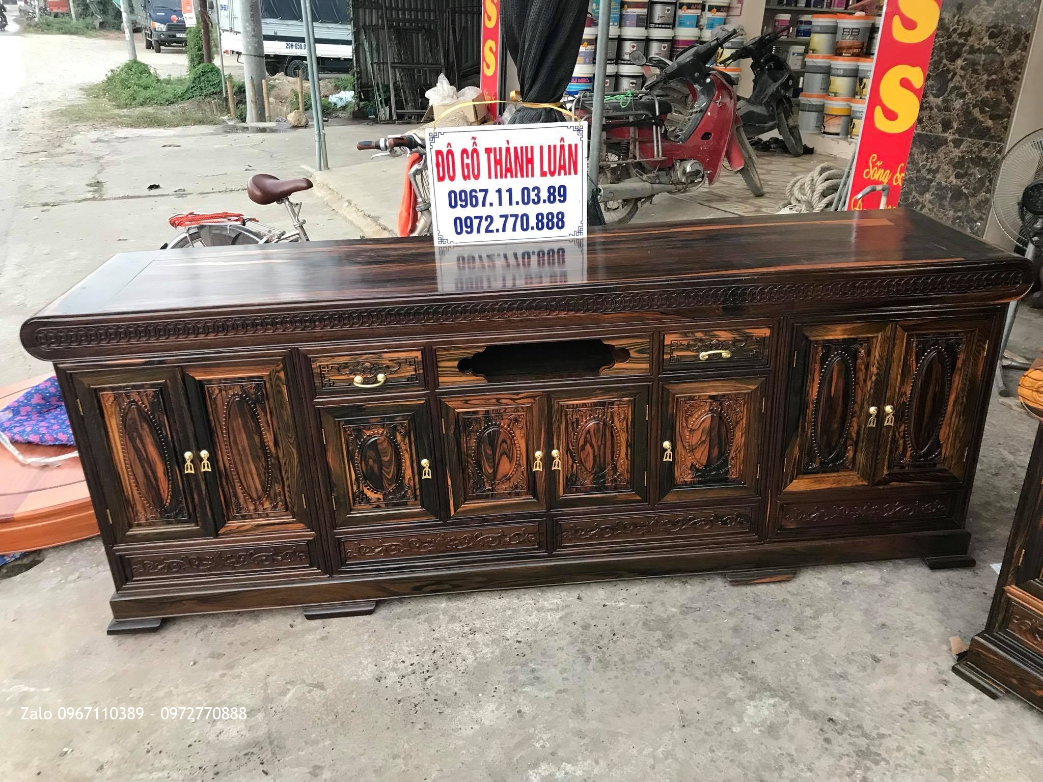 2 Tủ Kệ Tivi Kiểu Mõ Gỗ Mun VÍP. A Toàn Nha Trang.