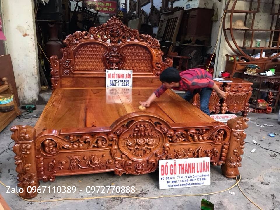Giường Hoa Hồng Gỗ Hương Lu-i