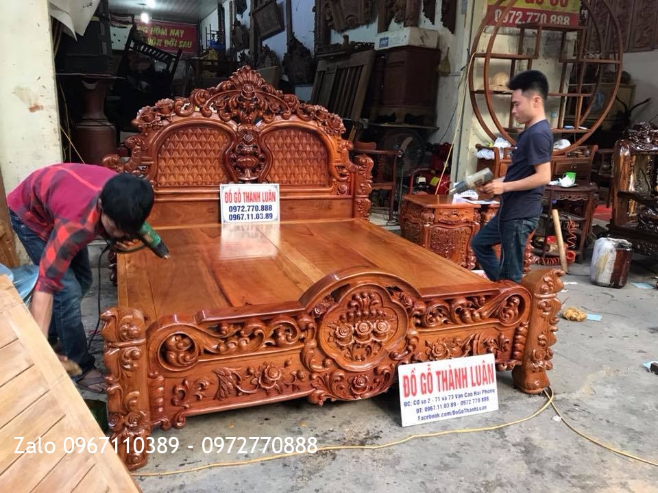 Giường Hoa Hồng Gỗ Hương Lu-i,