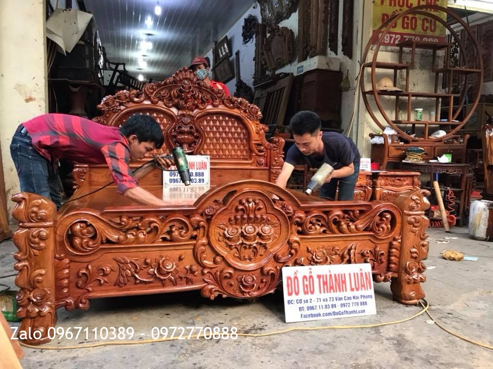 Giường Hoa Hồng Gỗ Hương Lu-i.