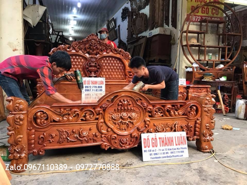 Giường Hoa Hồng Gỗ Hương Lu-i.