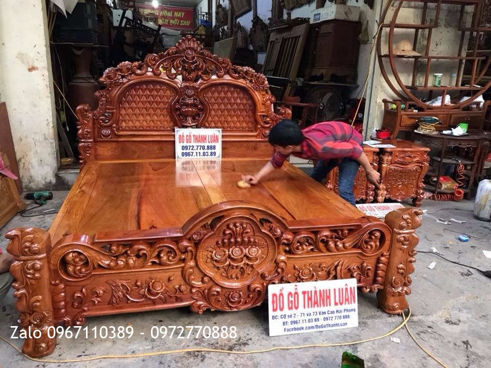 Giường Hoa Hồng Gỗ Hương Lu-i..