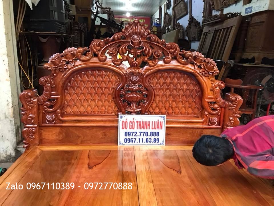 Giường Hoa Hồng Gỗ Hương Lu-i: